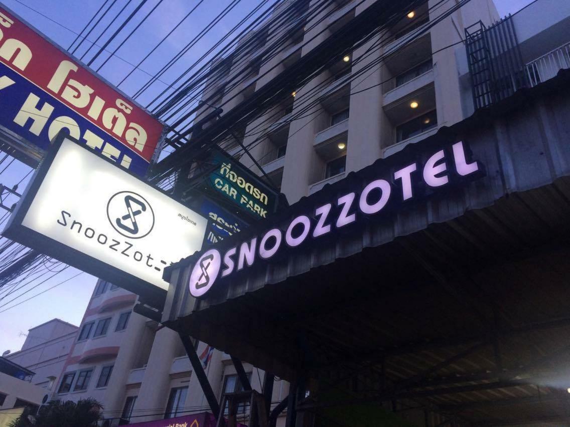 SnoozZotel Pattaya Buitenkant foto